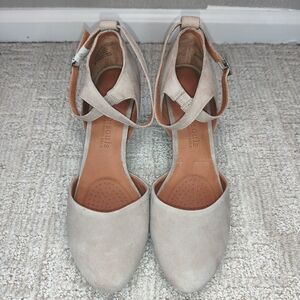NEW Gentle Souls by Kenneth Cole Women's Leather Shoes Size 9.5 Beige Heels